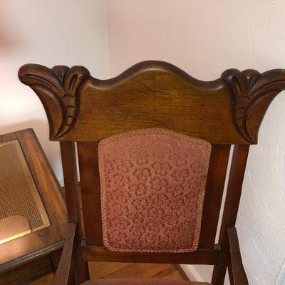 Antique Deacons arm chair
$40