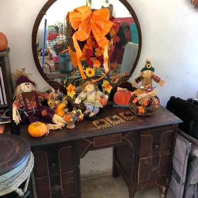 Vanity w/mirror
$48