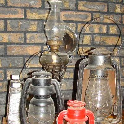 Various sizes oil lamps