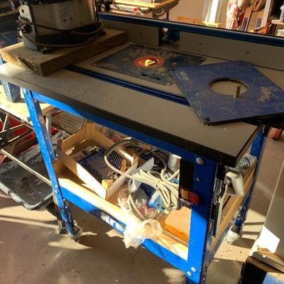 Kreg router table with router life and Porter Cable router