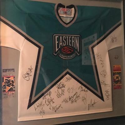rare NHL 1996 Eastern Conference All Stars signed jersey, Gretzky, Lemieux, Borque, Messier, Very Rare signed jersey
