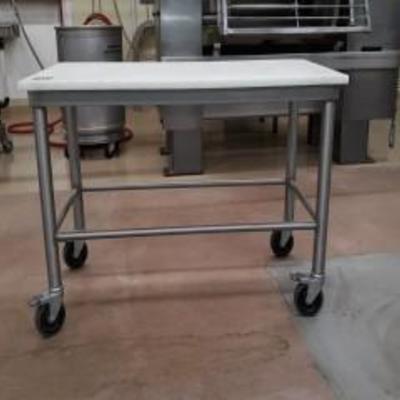 Cutting Board Plastic Top Rolling Cart w Brakes