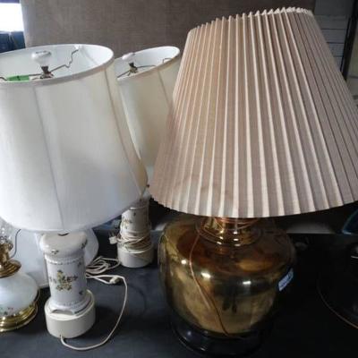Large lamp and 2 matching lamps.