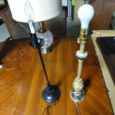 2 table lamps.