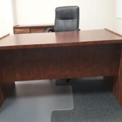 Heavy Wood Office Desk w 2 Sets of Drawers, Slidin ...