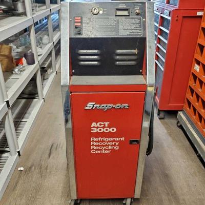 4024: Snap-On Refrigerant Recovery Recycling Center
Model #- ACT3000 Measures approx 23