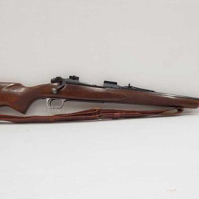 435: Winchester Model 70 Featherweight .270 Win Bolt Action Rifle
Serial Number: 347985 Barrel Length: 22