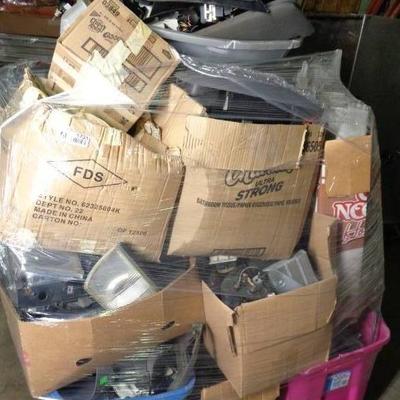 Pallet of Used Car Parts and Accessorie..