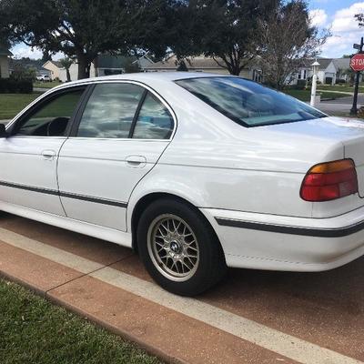 1999 BMW 528i 303,000 miles. Needs body work $700.00