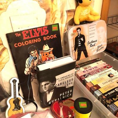 Extensive Elvis collection 