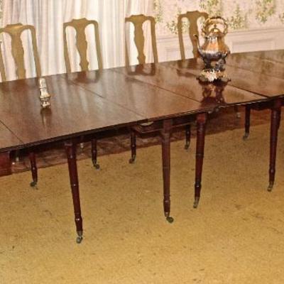Four piece Sheraton Banquet table, over 13' long
