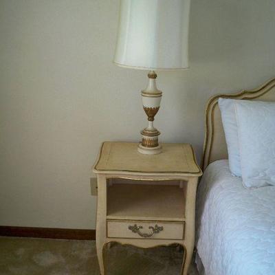 2nd Kindel Furniture Co. 1 Drawer Nightstand; 2nd Vintage Table Lamp.