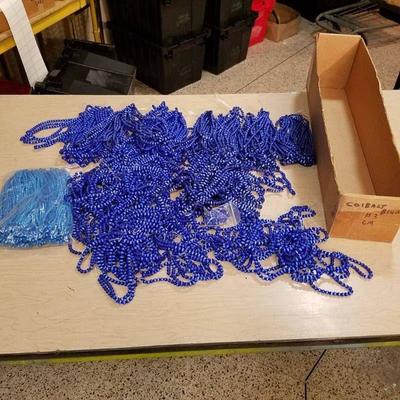 large lot of assorted blue stranded beads - 4 mm a ...