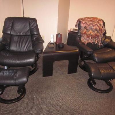 Pair Leather Recliner's with Ottomans and Attachable Snack Tables 