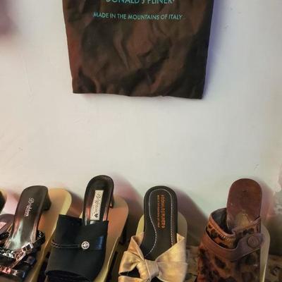 Shoe and boot room