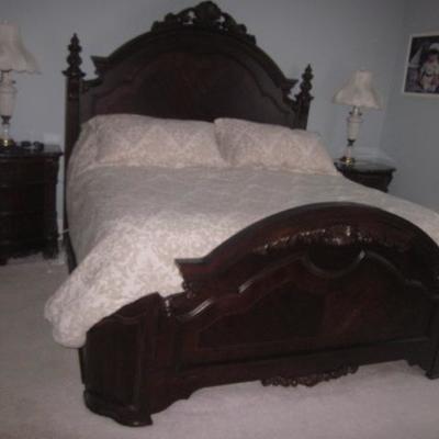 Raymour & Flanigan King Bedroom Suite  