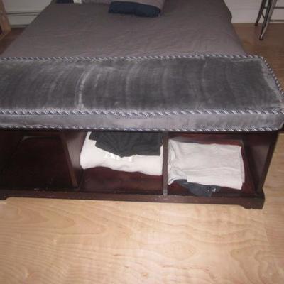 Comfortable Storage Bench 