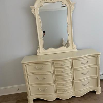 Raymour & Flanigan Girls White Bedroom Suite  