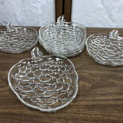 SM3007: 6 Grape Shaped Glass Plates  https://www.ebay.com/itm/123993154911