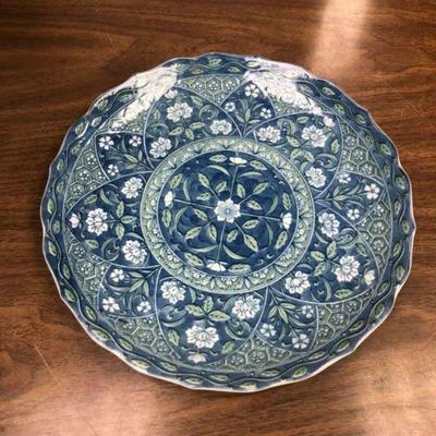 SM3016: 11â€ Serving Plater China $10   - Only available offline at office