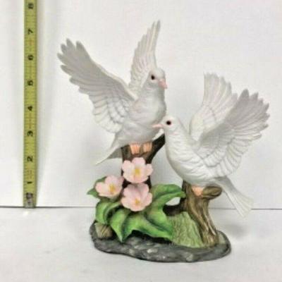SM042: PORCELAIN CERAMIC PAIR OF DOVES BY LaVie LOCAL PICKUP  https://www.ebay.com/itm/123936554227
