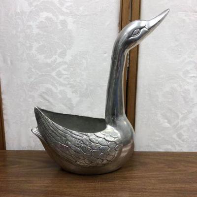 SM3003: XXL Swan Cast Aluminum Local Pickup