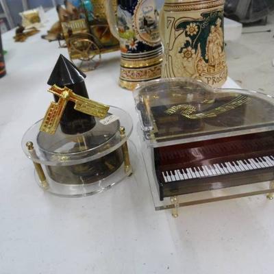 Lot of 2 Music Boxes