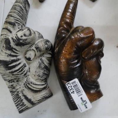 Lot of 2 Pointing Finger Figurines