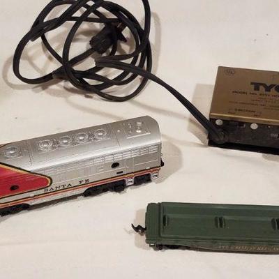 Vintage Tyco Train Cars & Transformer