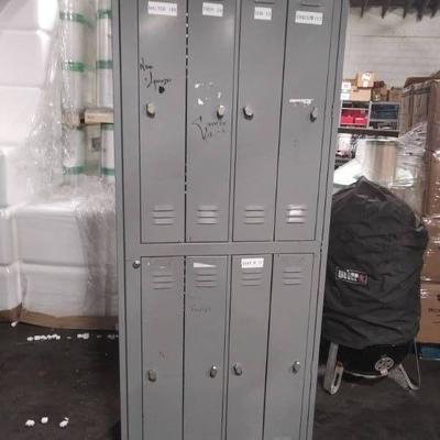 1 Set of 8 Freestanding Storage Lockers