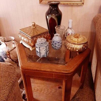 End table and decor