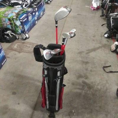 Wilson Junior Gold Club Set With 5 Clubs