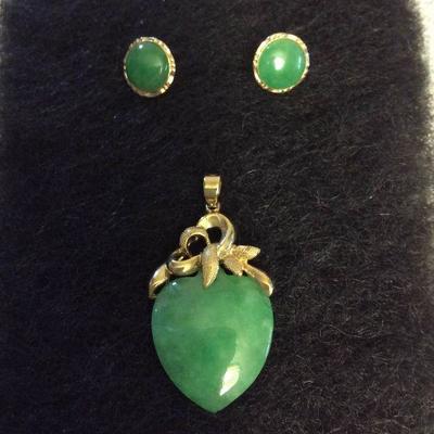 MME017  14KT Jade Pendant and Earrings 
