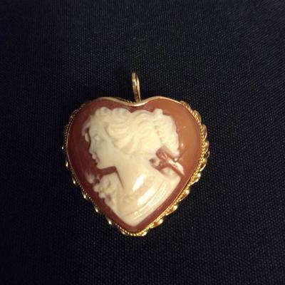 MME043  14KT Cameo Pendant Brooch