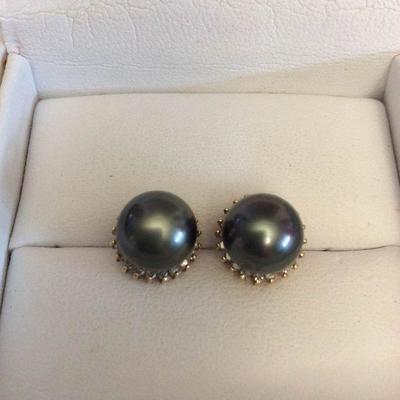 MME014  14KT Tahitian Pearl and Diamond Earrings 