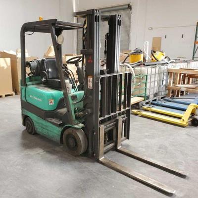 1000: Mitsubishi Forklift w/ Parts
Propane operated. Model FGC15K. Has box of parts