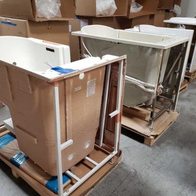 510: 6 Therapy Tubs, Various Models and Sizes
Models: 3052, 3052WC, SQ31 38