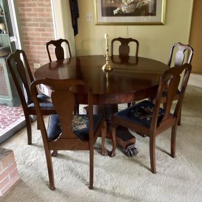 Antique Mahogany Banquet Table with Extra Leaves - Very Nice and Very Big