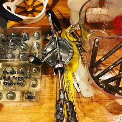 Vintage kitchen items, hand-cranked egg beater