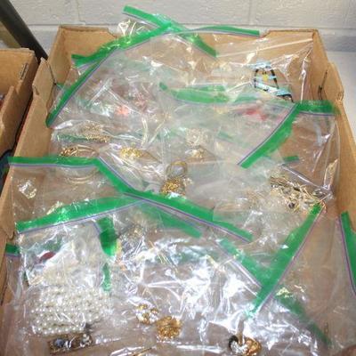 JEWELRY BAGS IN A BOX LOT