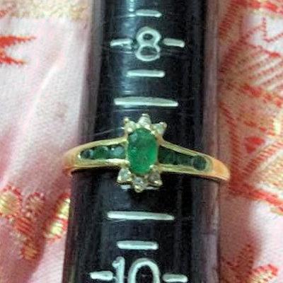 MCC080 Beautiful Emerald Ring