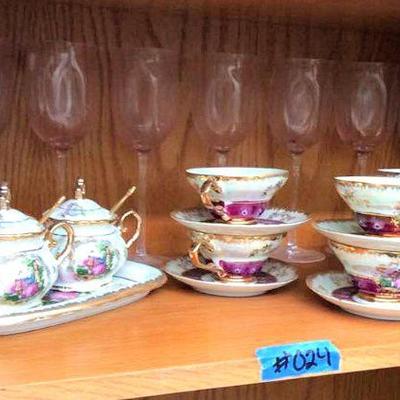 MCC024 Collectible Tea Cups, Champagne Flutes & More