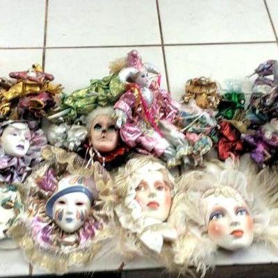 MCC026 Collectible Harlequin Masks & Porcelain Figurines