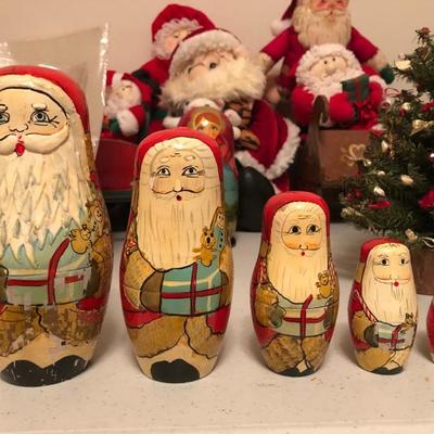 Stacking Santas
$6