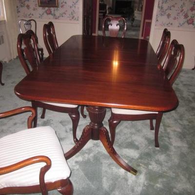 Link-Taylor Heirloom Solid Mahogany Dining Room Suite  