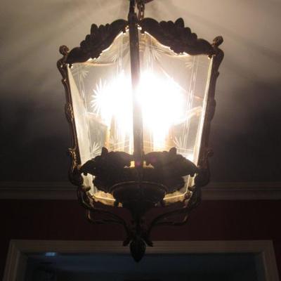 Stunning Vintage Chandeliers & Light Fixtures and Lamps 