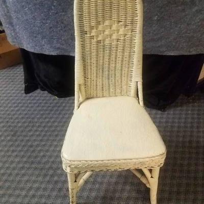 VINTAGE WHITE PAINTED WICKER CHAIR