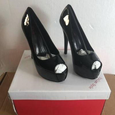 WOMEN'S PLATFORM HIGH HEELS SIZE 7 BLACK