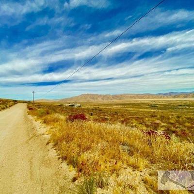 LOT 100: Photo  3 of 10
Beautiful Lot 2.37 acres
2.37 acres located in Apple Valley. This lot is at the base of the San Bernardino...