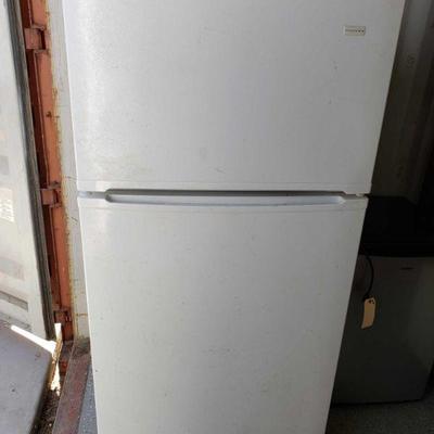 5000: Admiral Refrigerator/Freezer w/ Ice Maker
Model No. LTF2112ARW Measures approx. 33